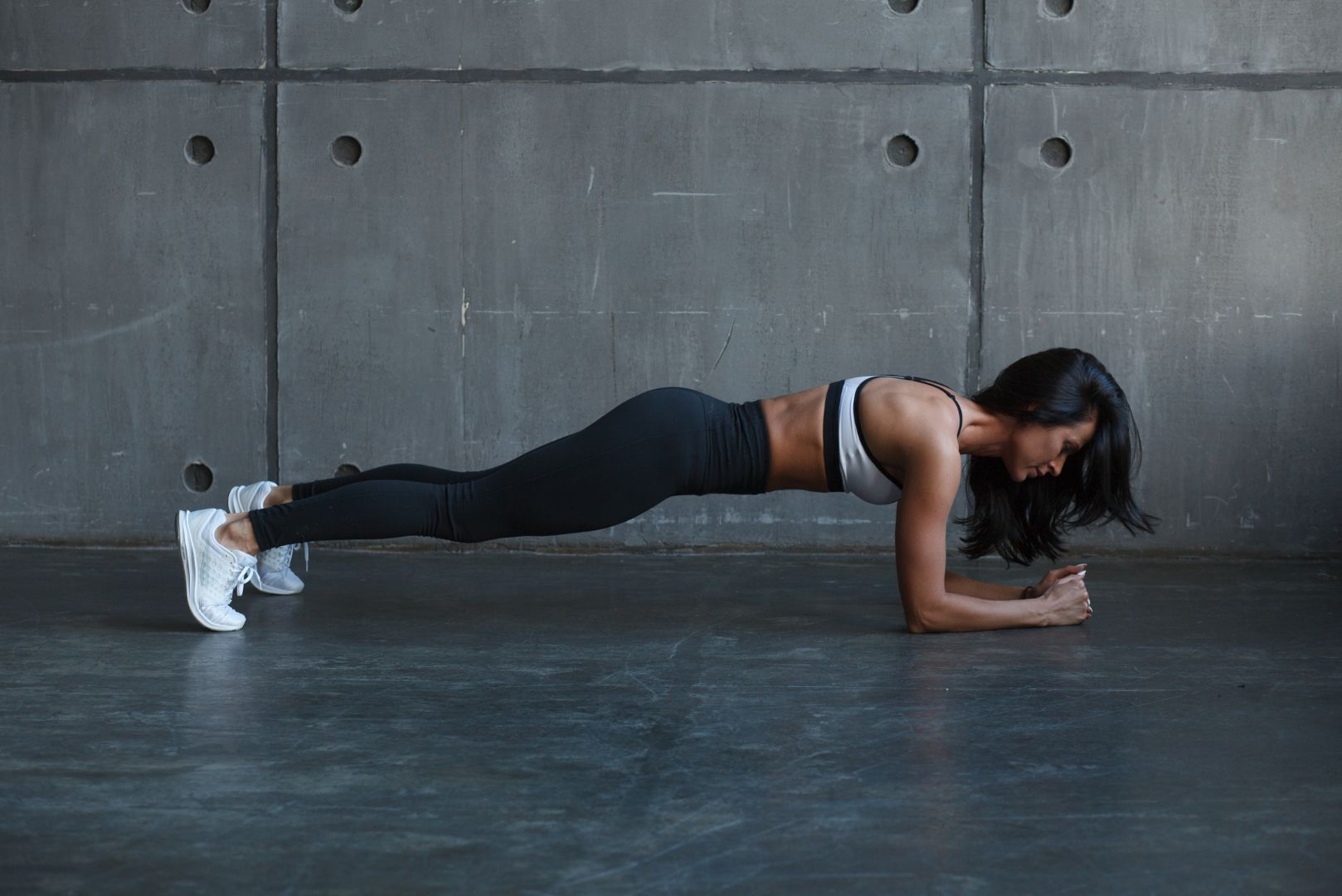 Battle of the Burn: Cardio vs. Krafttraining – Der ultimative Guide zum Fettabbau